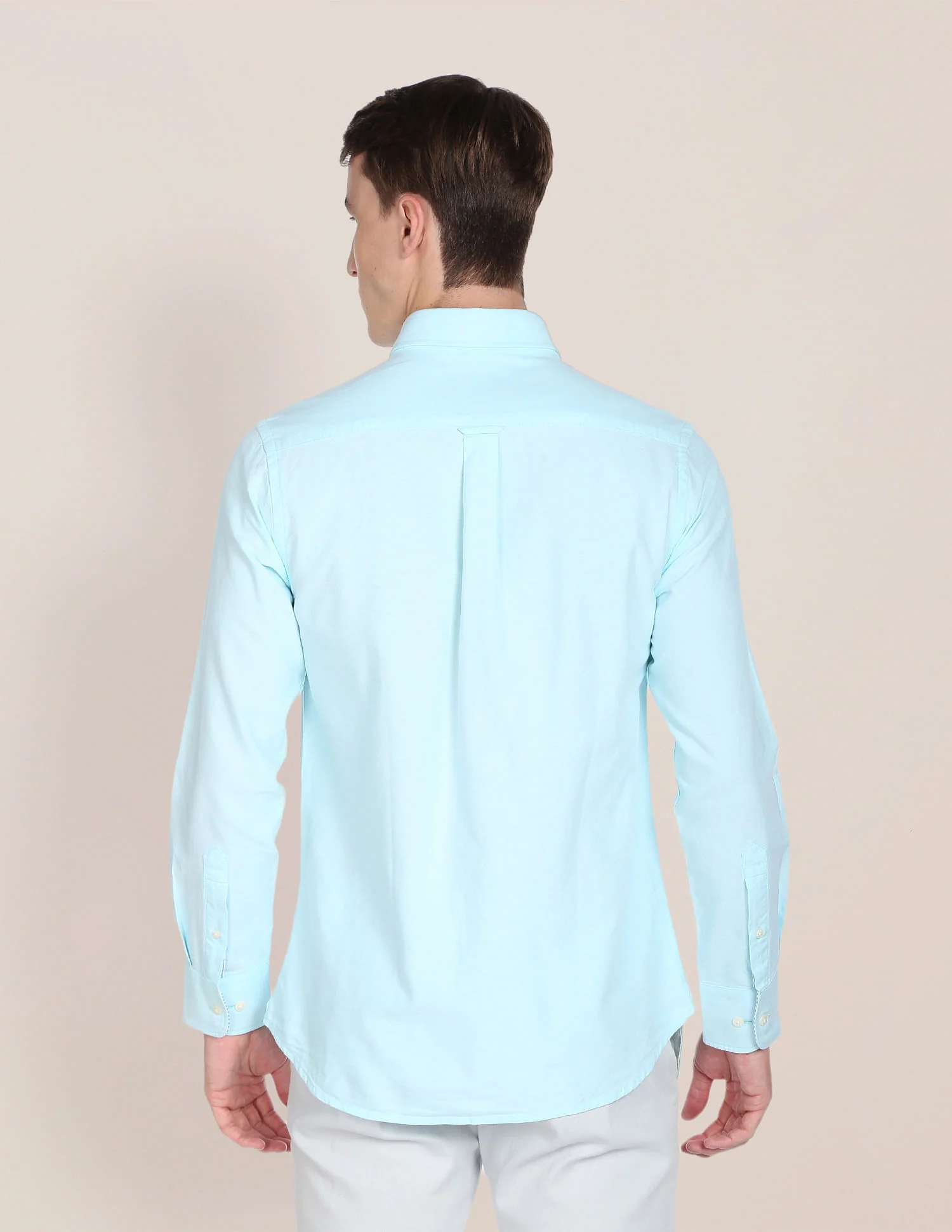 Men Aqua Solid Twill Weave Casual Shirt - Image 5