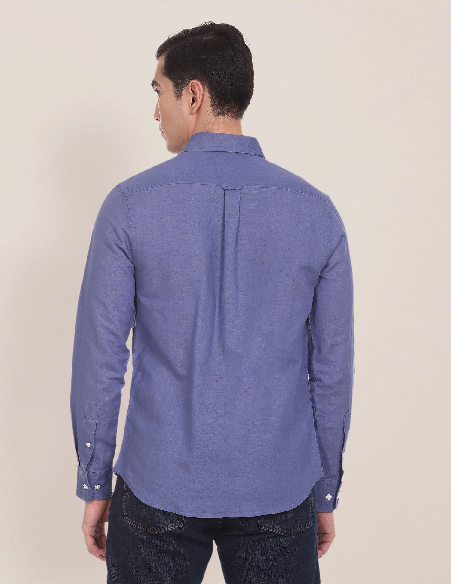 Spread Collar Solid Casual Shirt - Image 5